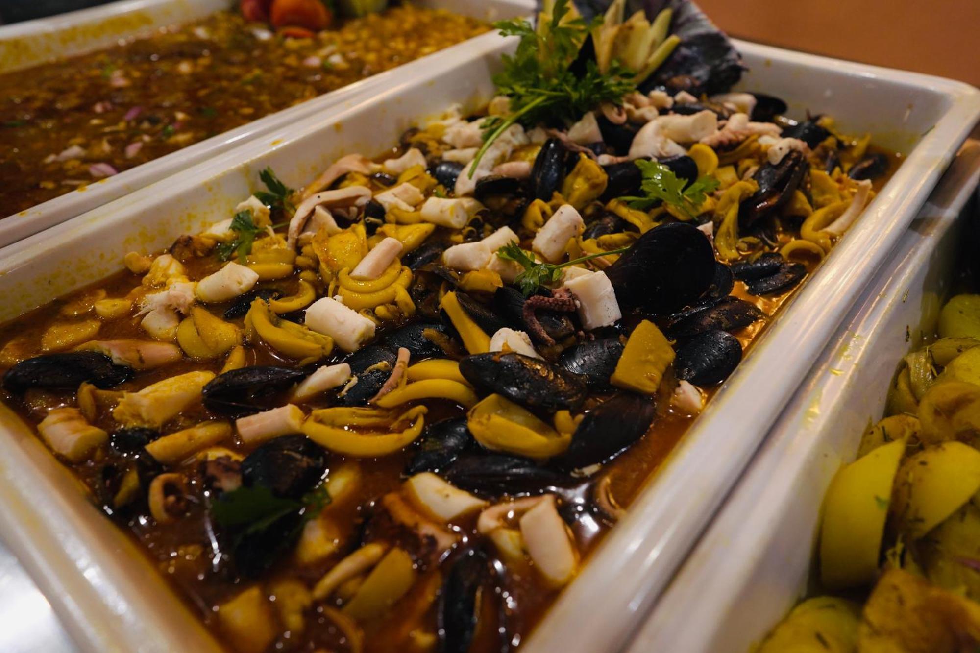 Alhambra Thalasso Χαμμαμέτ Εξωτερικό φωτογραφία A seafood salad
